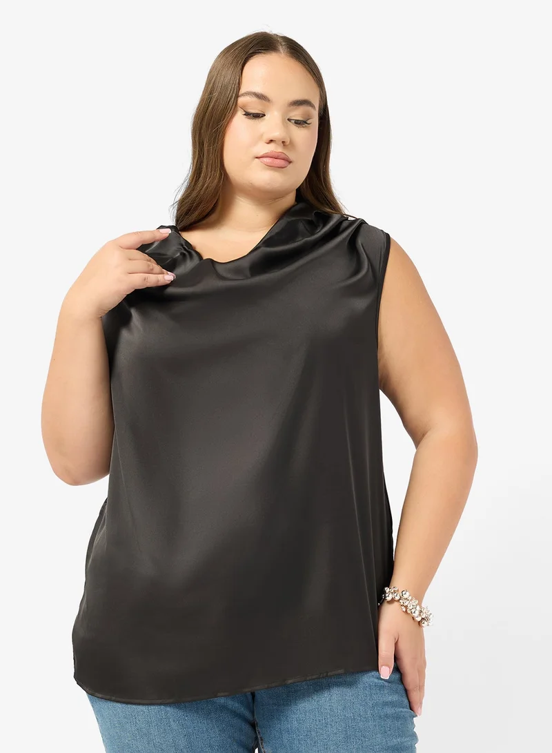 جينجر بلس بلوزة ساتان بياقة ملتفة