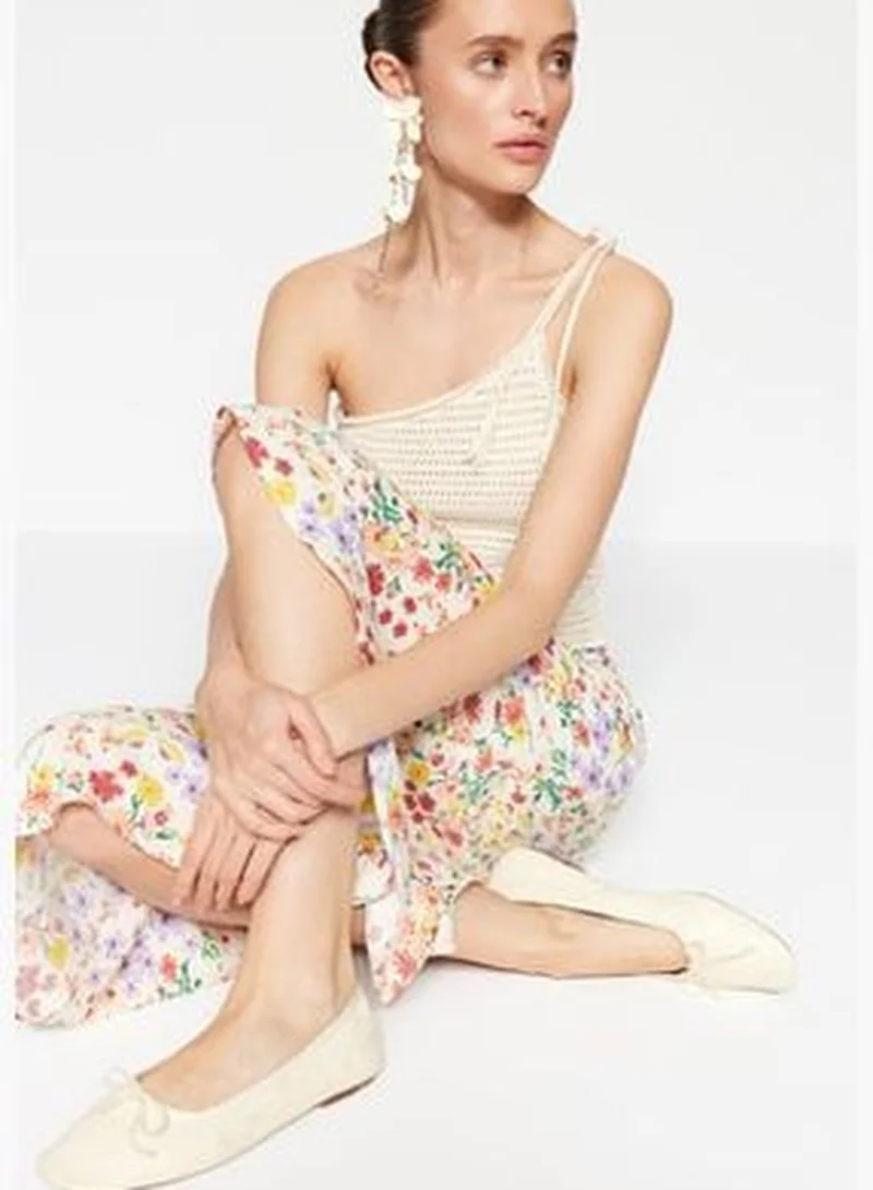 trendyol Woven Ecru Midi Skirt with a Slit Detail and Floral Pattern TWOSS20ET0230