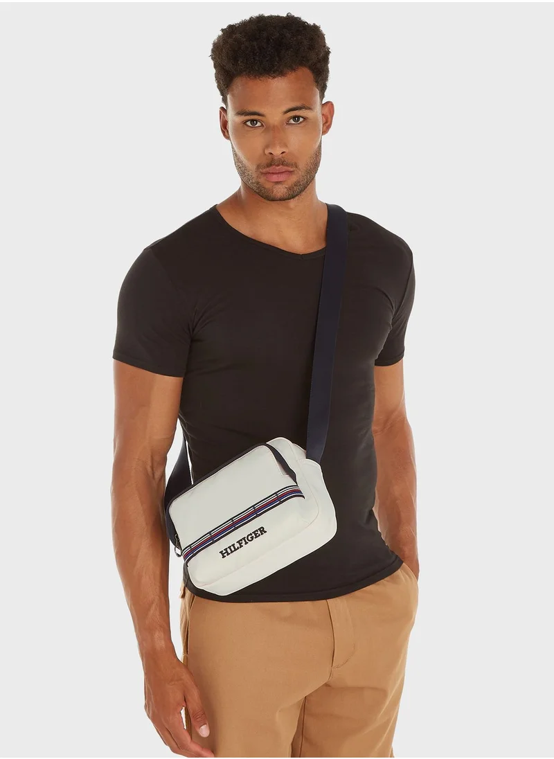 TOMMY HILFIGER Monotype Reporter Bag