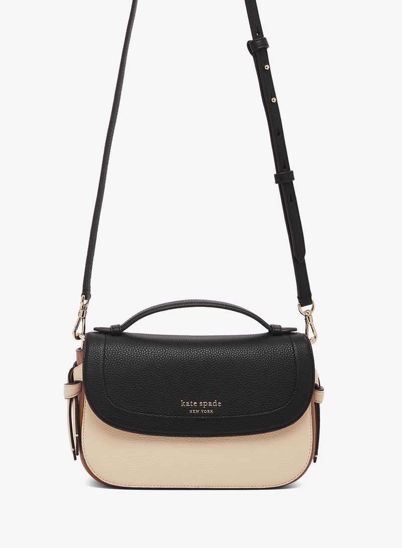 كيت سبيد حقيبة كروس بودي بغطاء بتفاصيل شعار - Image 1