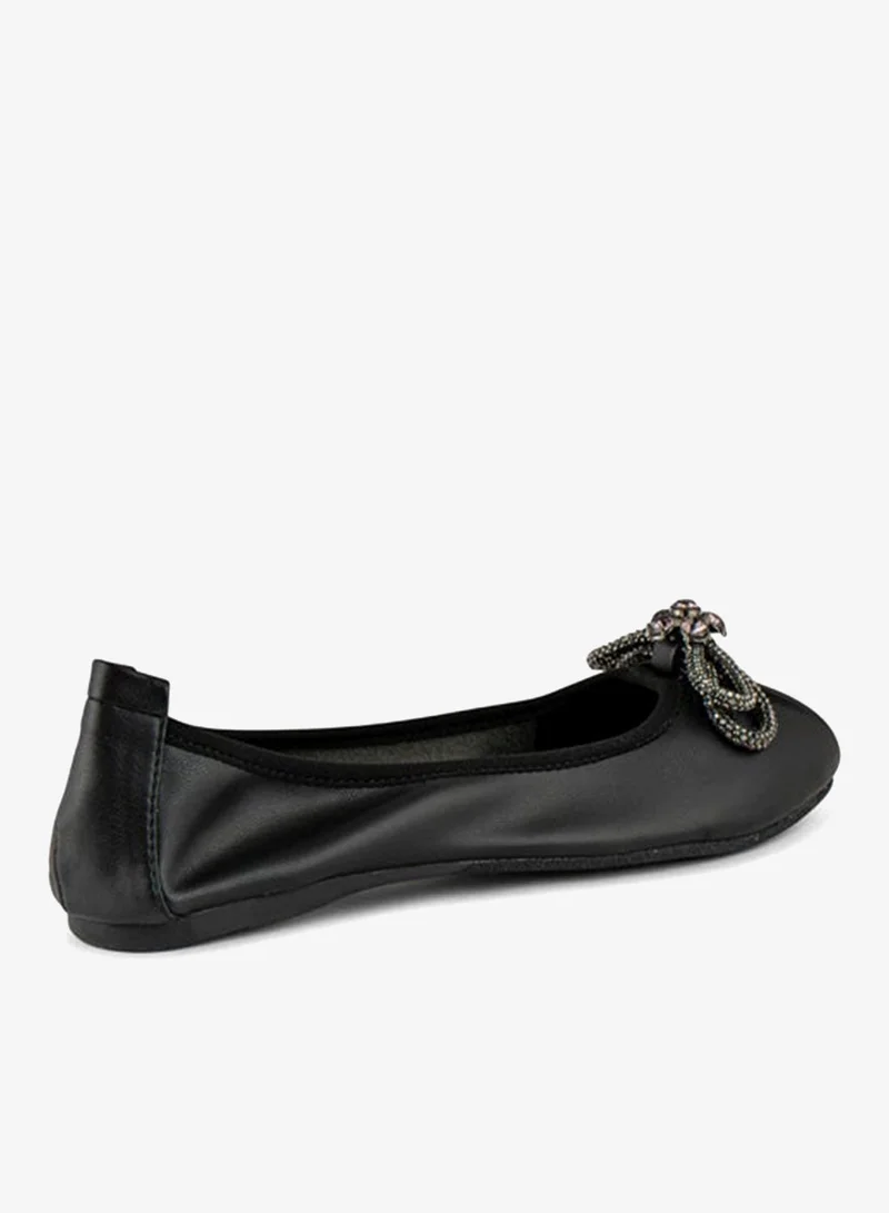 Vincci Women Pointed-toe Flat Pumps