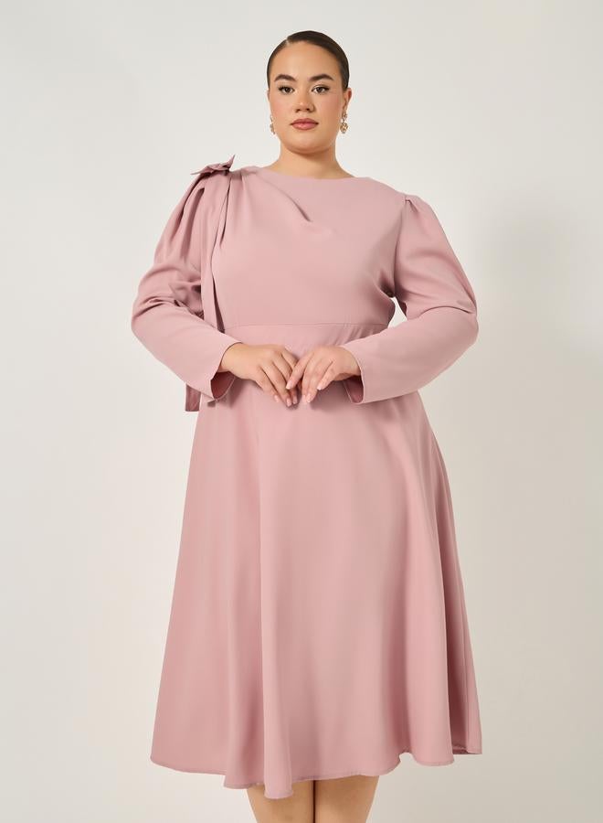 Styli Plus Size Shoulder Bow Detail A-Line Midi Dress  - Image 4