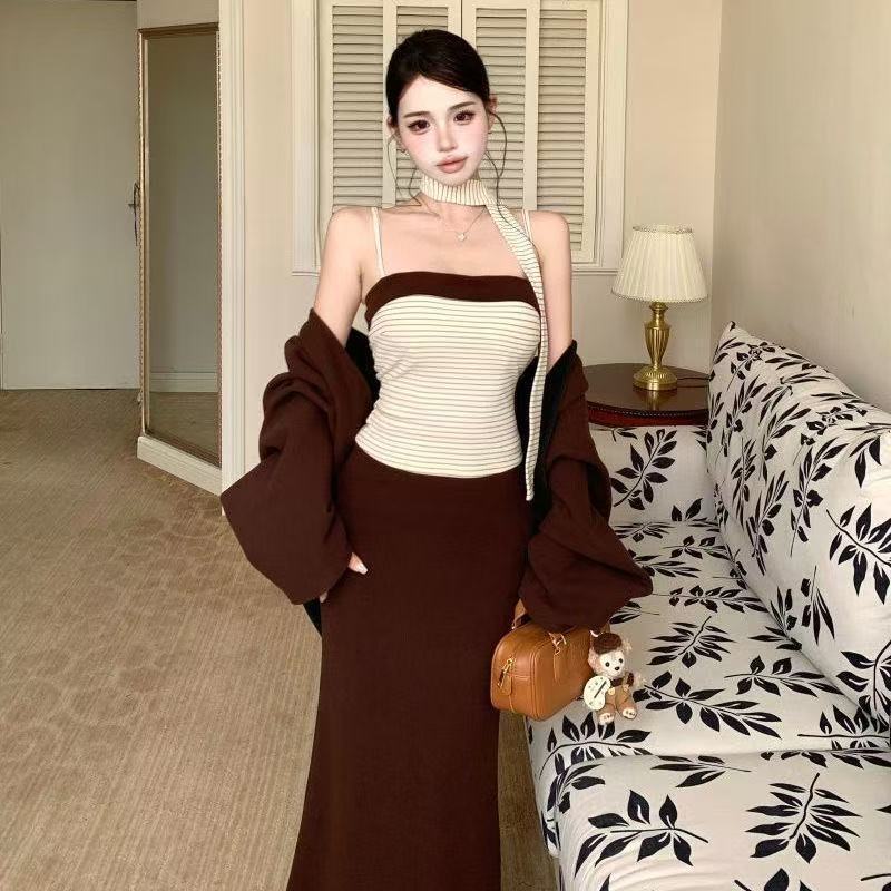 Hepburn style dress, elegant feminine daily styling - Image 4