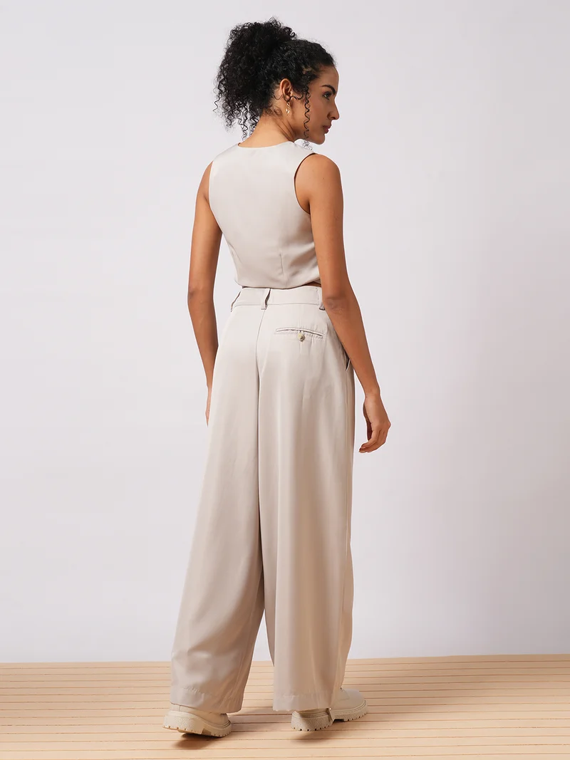 globus Women V-Neck Sleeveless Top With Trouser
