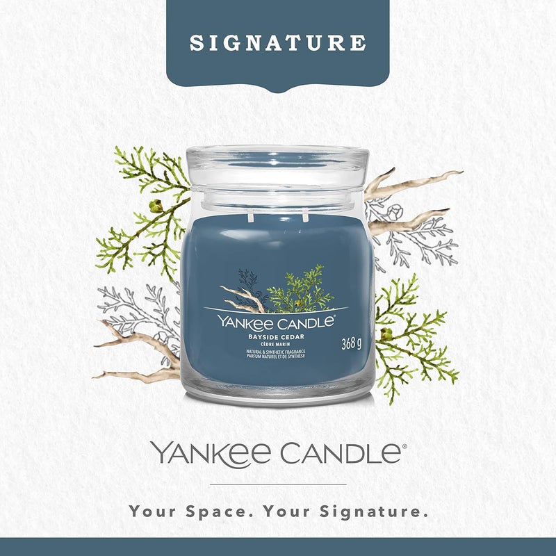 YANKEE CANDLE شمعة عطرية في جرة موقعة - 368 جرام | جرة م بايسايد سيدر - شمعة معطرة | شمعة ذات فتيلين - Image 2