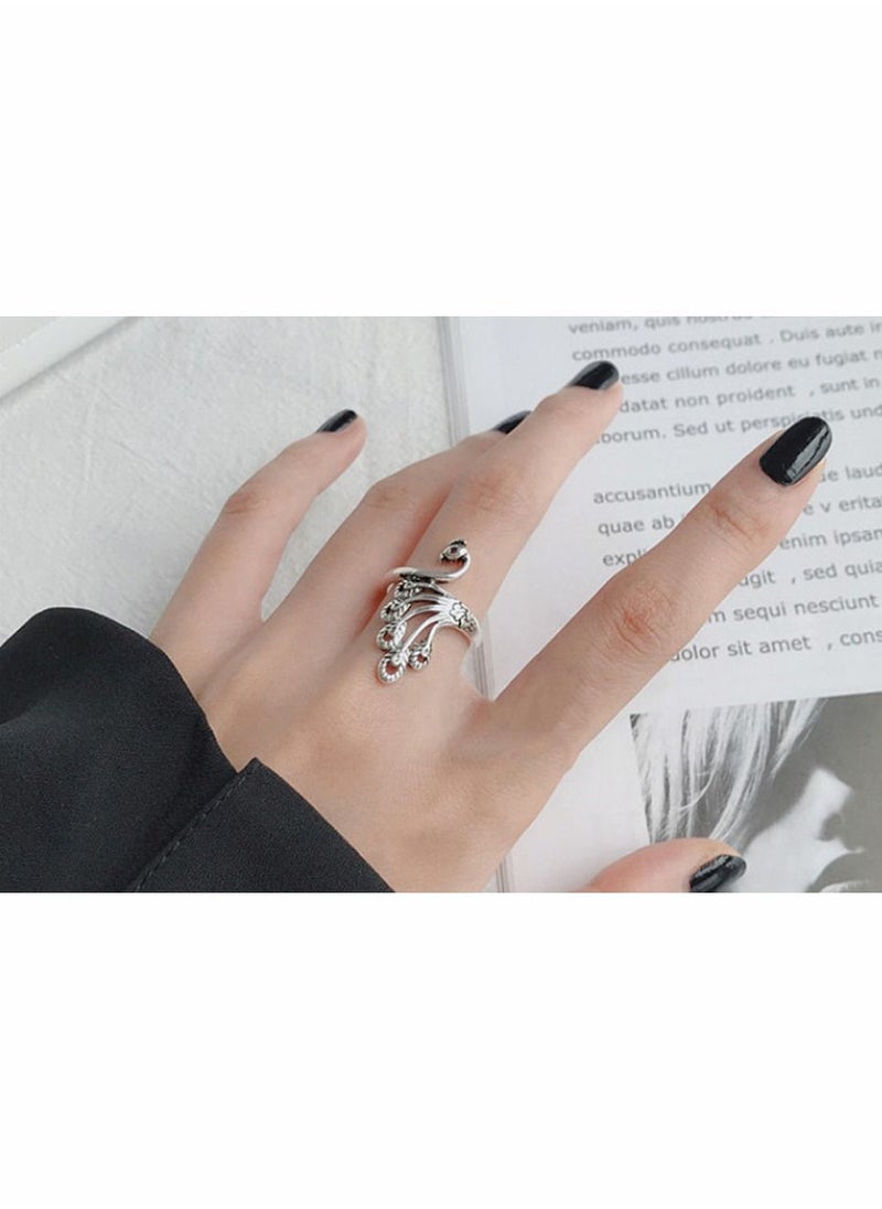 Y&D - 8 Pieces Crochet Ring Loop for Finger Yarn Adjustable Knitting Faster Guide - Image 1