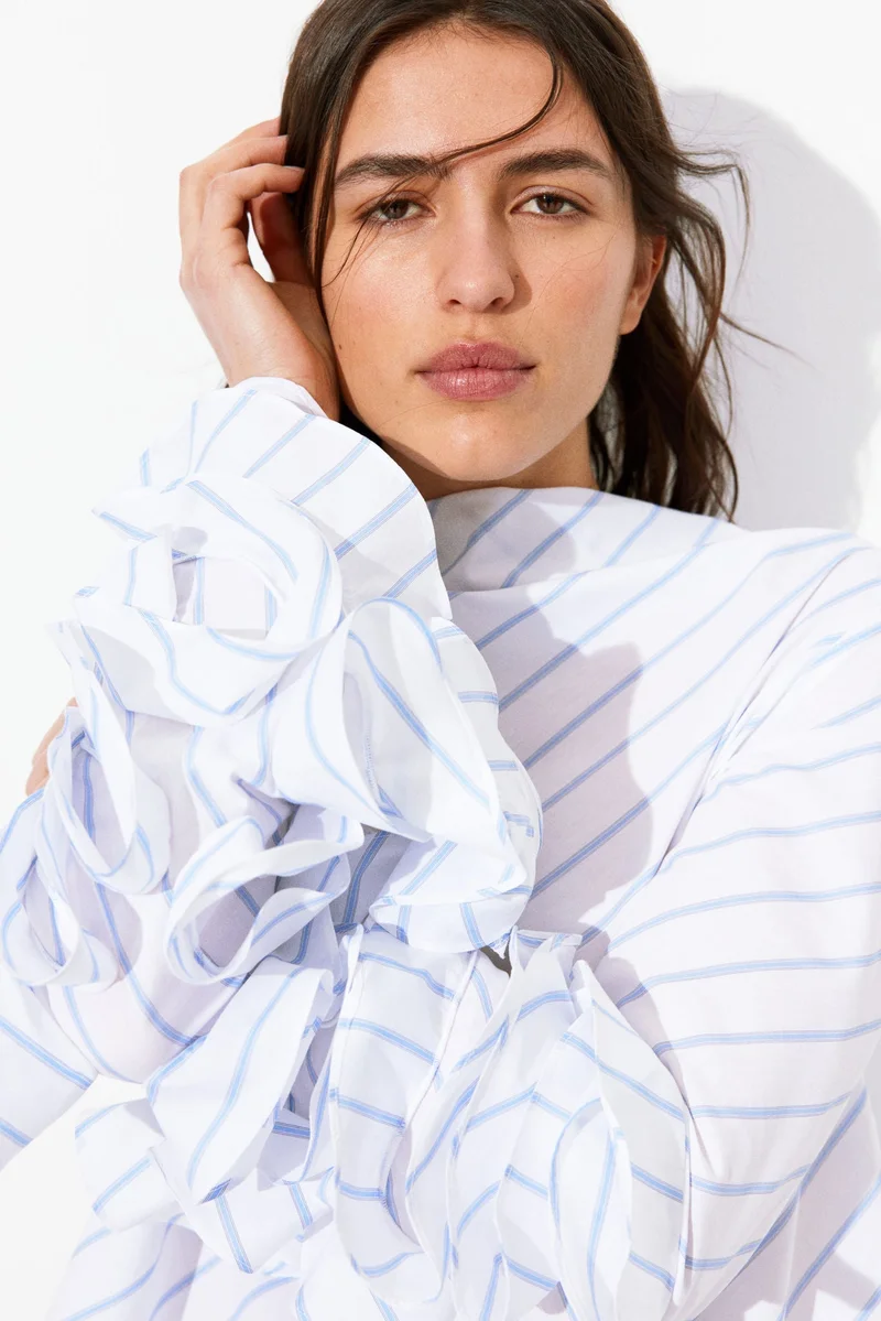 H&M Ruffle-sleeve blouse