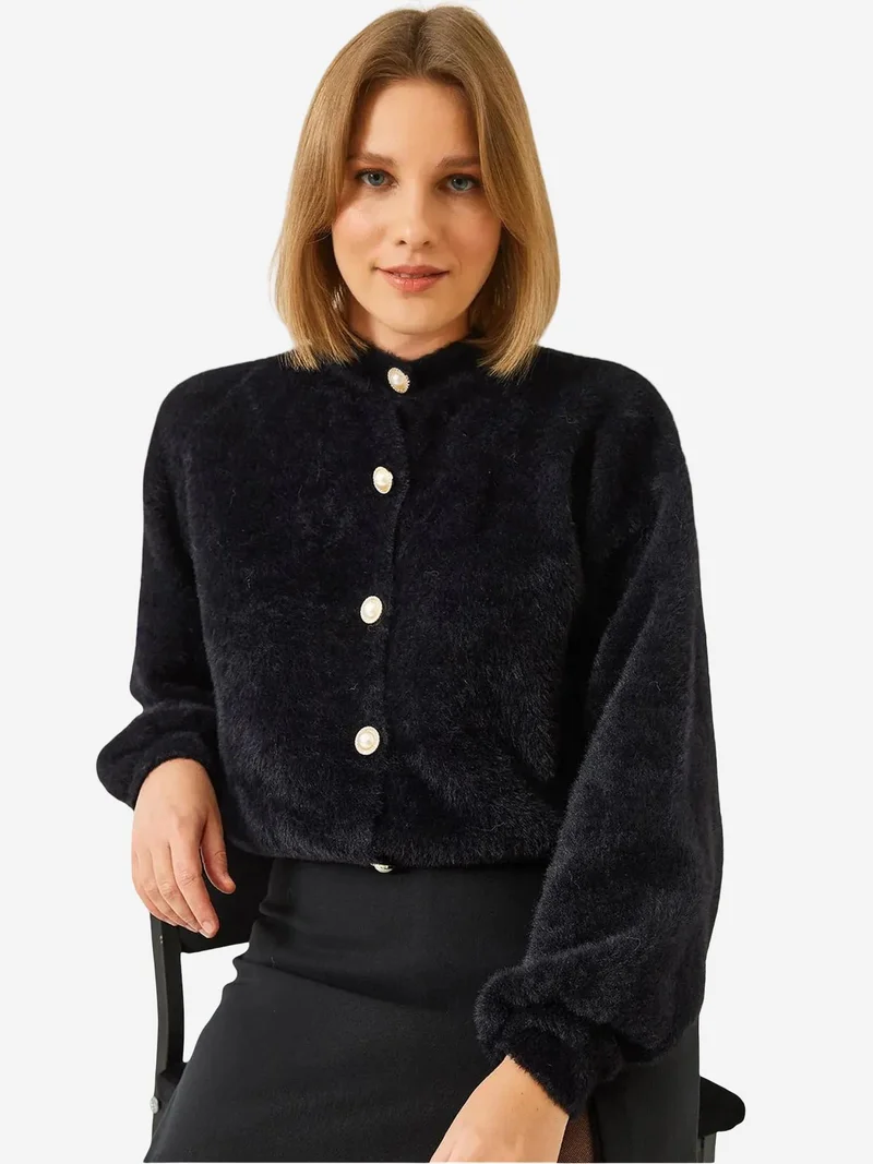 بيانكو لوتشي كارديجان لوكسي بأزرار