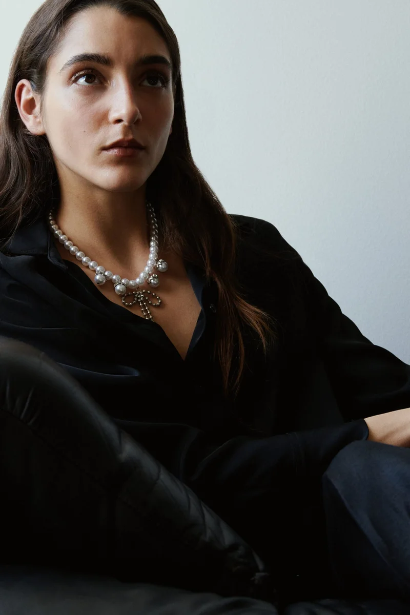 H&M Beaded pendant necklace