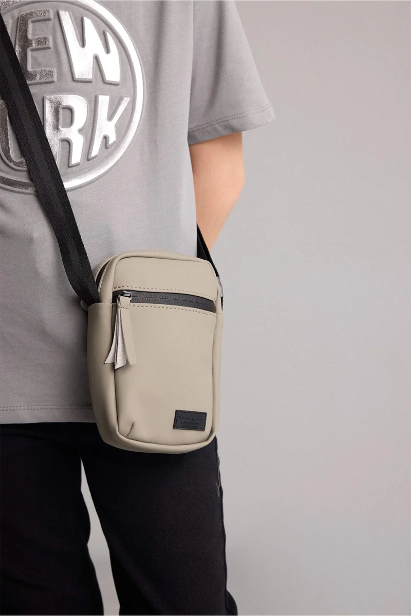 ديفاكتو Faux Leather Crossbody Bag