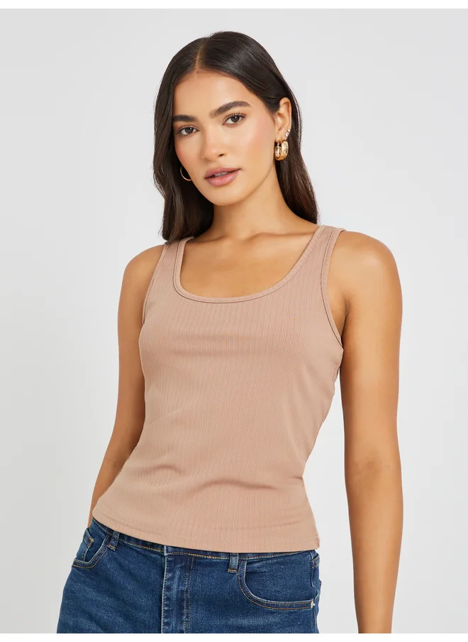 Styli Styli Scoop Neck Fitted Knit Tank