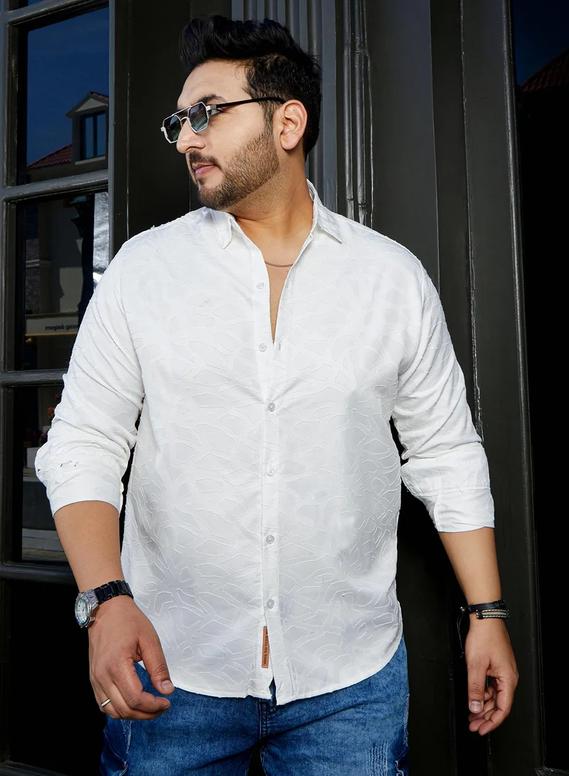 انستافاب بلس قميص رجالي أبيض مطبوع بحافة مجردة مقاس بلس للملابس الكاجوال بياقة واسعة وأكمام طويلة بأزرار