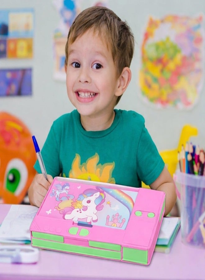 سماكس علبة أقلام بلاستيكية من SMAX للأطفال، حجم جامبو، متعددة الوظائف، بتصميم رائد فضاء، علبة أقلام هندسية مع مبراة مدمجة للأولاد والبنات (نمط تصميم عشوائي) (وردي) - Image 4