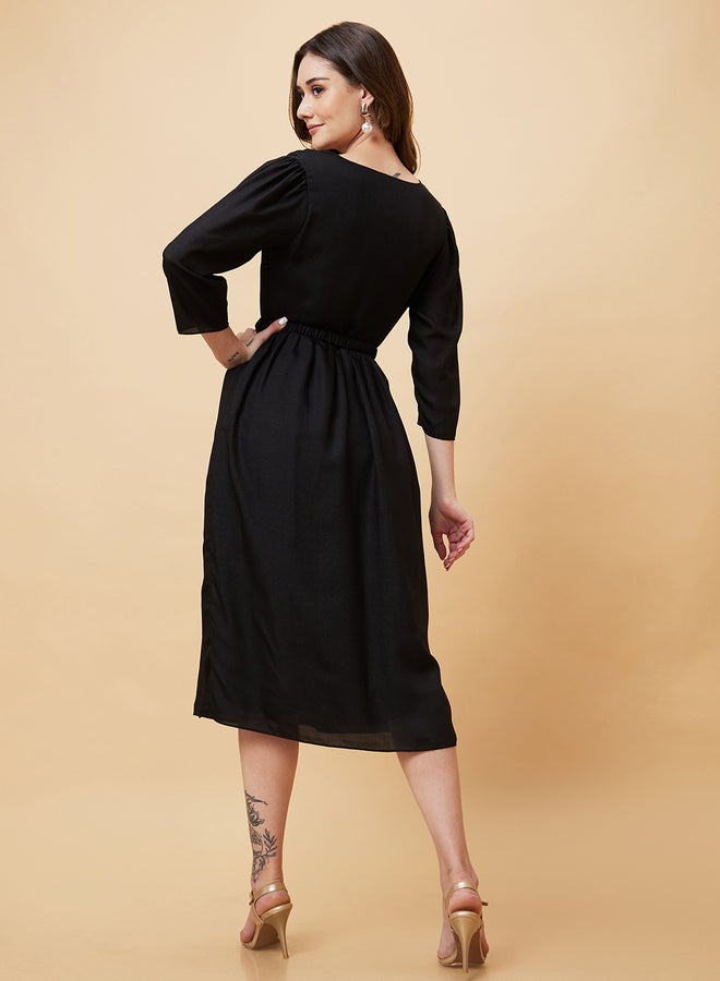 globus Solid V-Neck A-Line Midi Dress With 3/4 Sleeve - Image 4