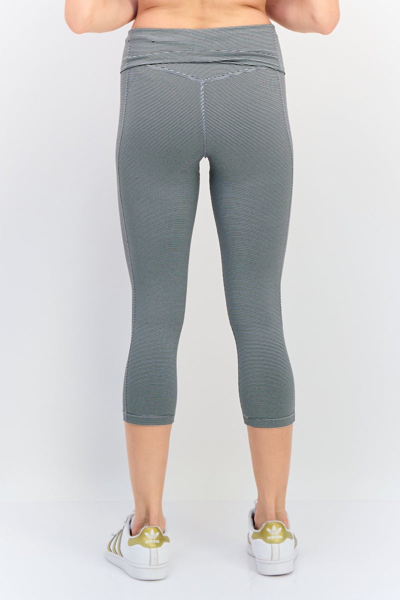 Nike Women Tight Fit Brand Logo 3/4 Training Tights, Multicolor - Image 4