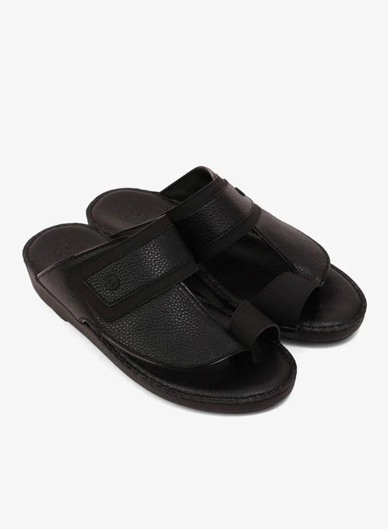 كومفورت بلس صنادل جلدية مريحة بمسند قدم مريح أسود