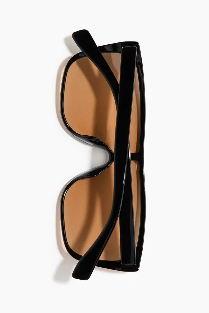 اتش اند ام نظارة شمسية بتصميم مربع