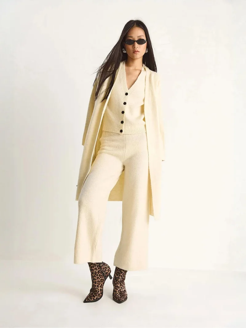 Bianco Lucci LUCCI Knit Cardigan-Vest-Pants Three-Piece Coord Set