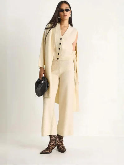 Bianco Lucci LUCCI Knit Cardigan-Vest-Pants Three-Piece Coord Set
