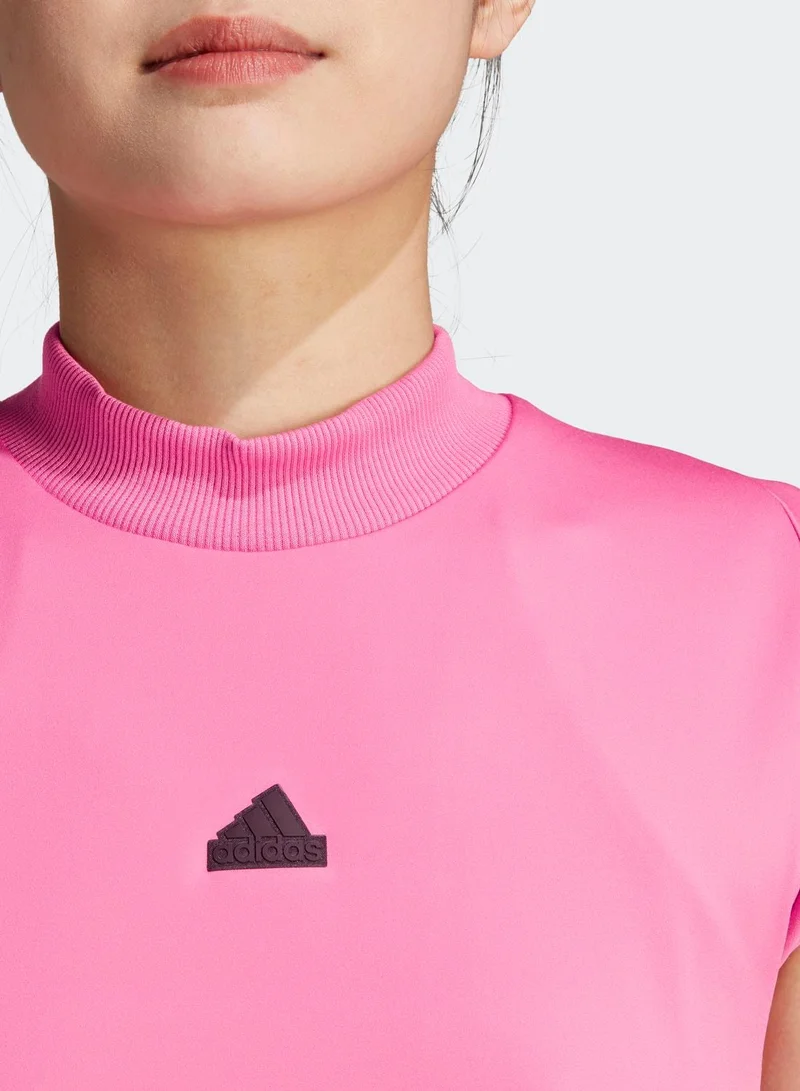 adidas تي شيرت تدريب وردي  .. للنساء مقاس