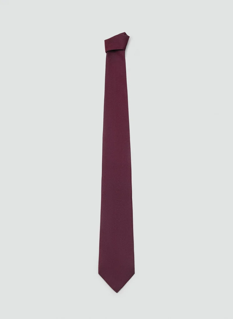 Plain silk tie