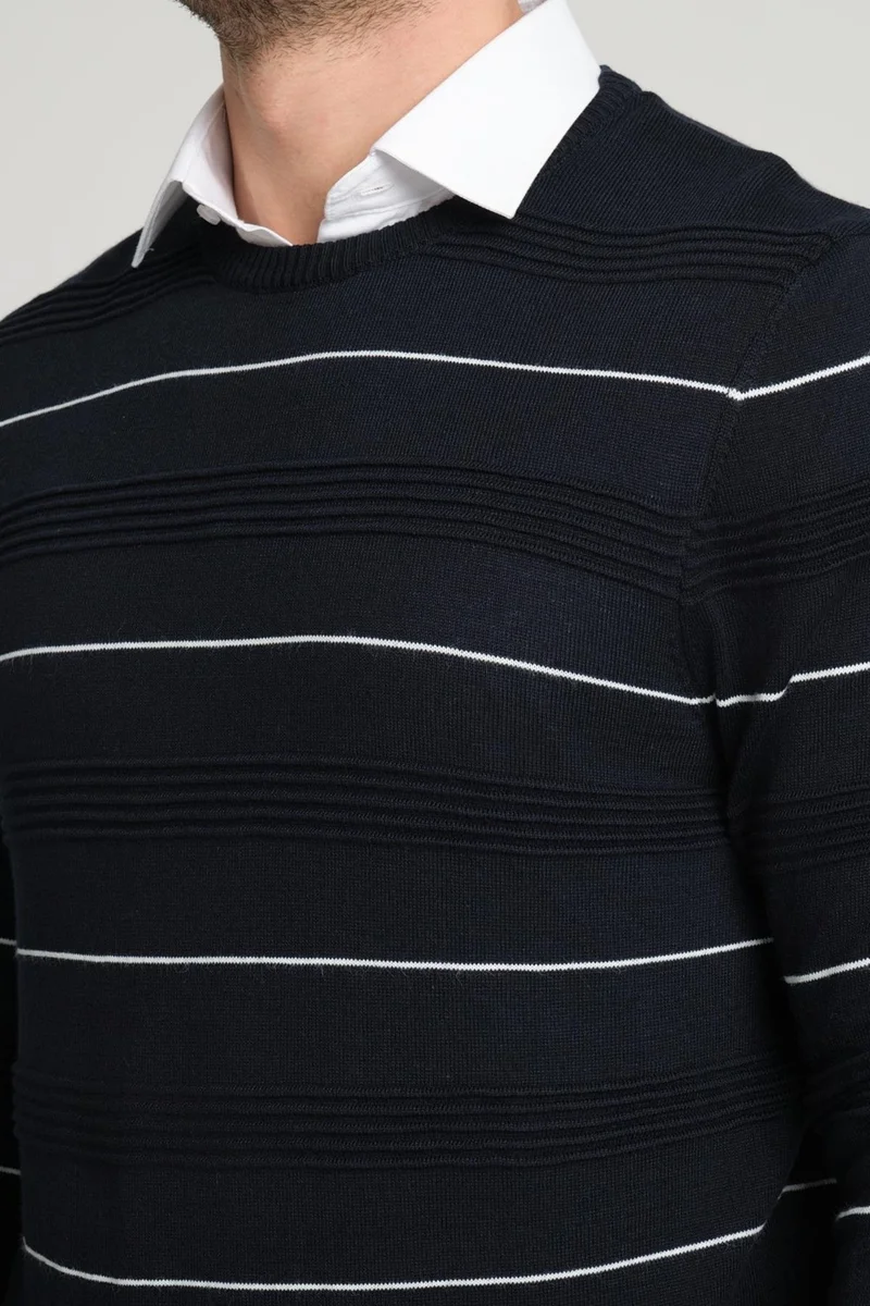 الكسندر جاردي Crew Neck Striped SWEATER (E22-18123