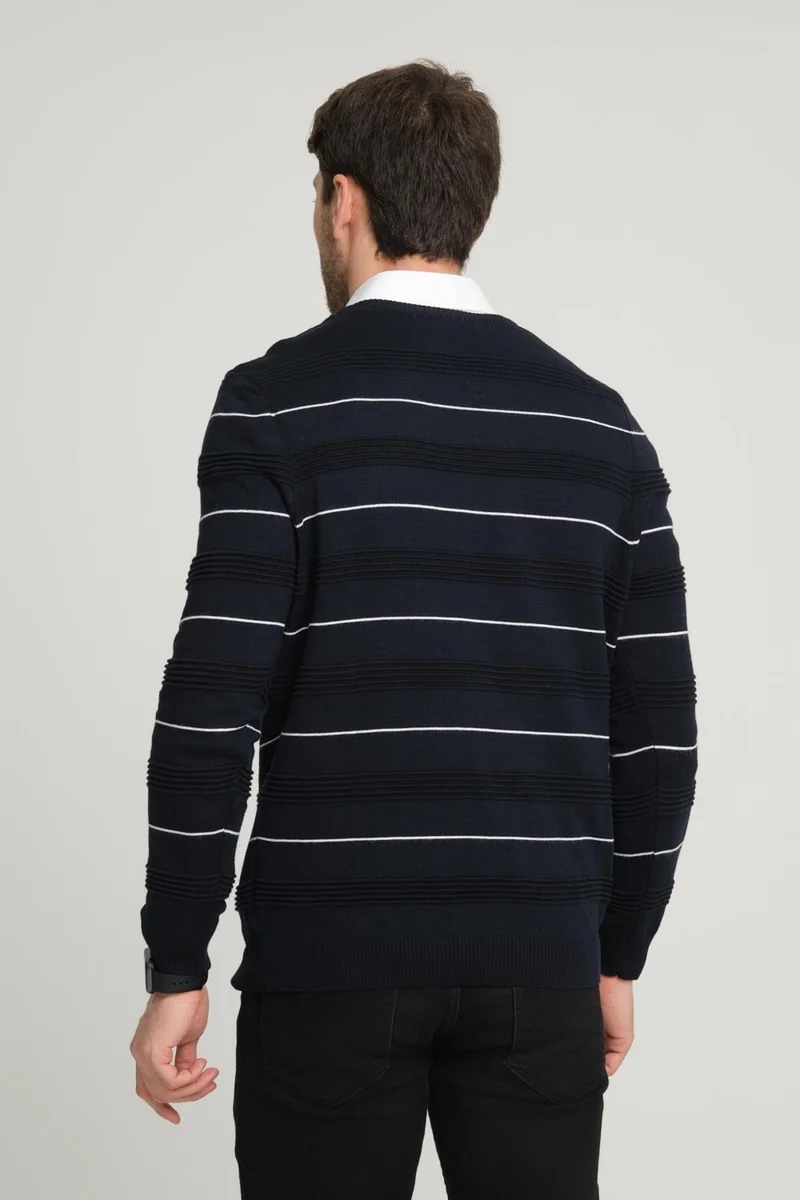 الكسندر جاردي Crew Neck Striped SWEATER (E22-18123