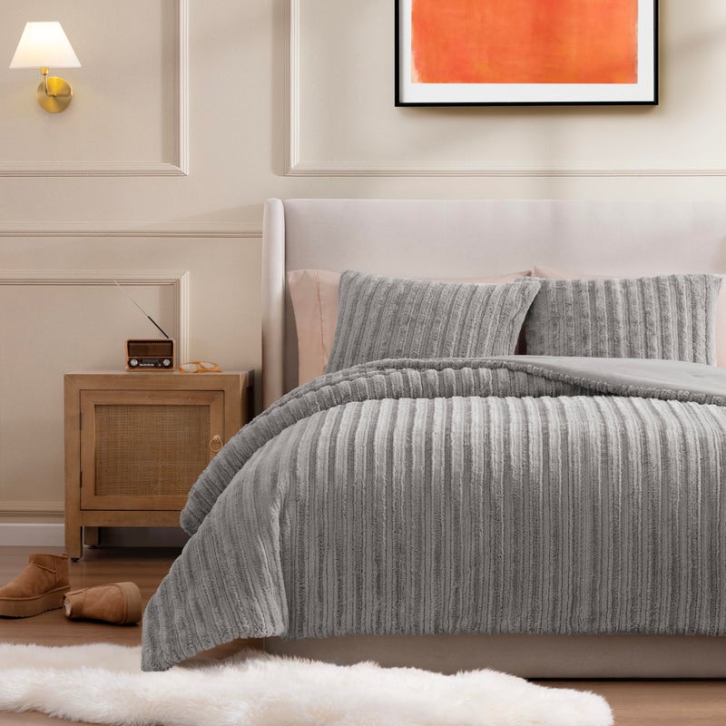 UGG Kenzie Full/Queen Comforter Set with 2 Pillow Shams Plush Faux Fur Bedding Soft Warm Down Alternative Comforter Washable Hypoallergenic Fluffy Blanket Set for Bedroom, Full/Queen Size, Seal - Image 2