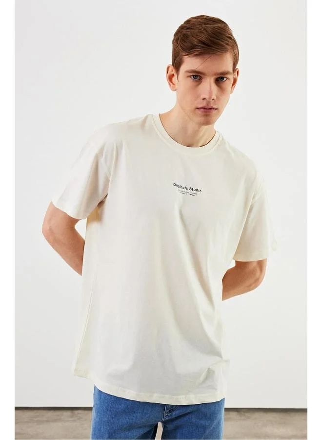 Mmetalic Leo Men's Oversize Basic Ecru T-Shirt with 100% Cotton Crew Neck and Print Details.