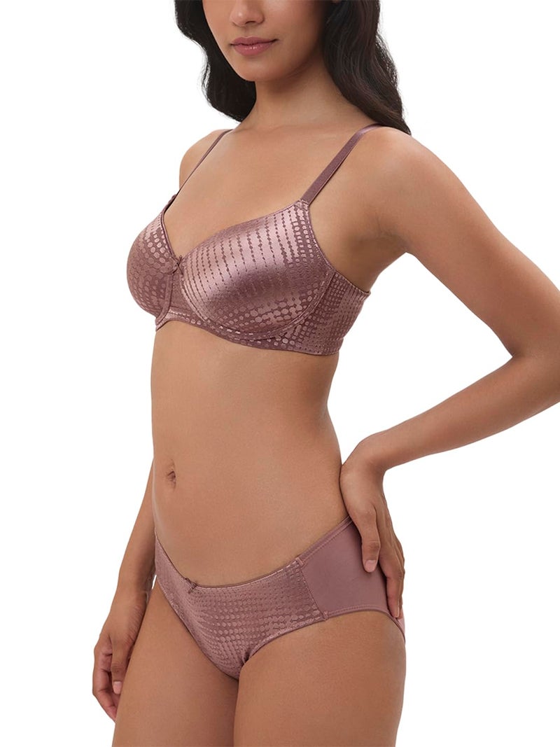 Triumph Jacquard Shine Spotlight Bra for Women | Lightly Padded Non Wired | Seamless Moulded Cups | Racerback Convertible | Soft Strechable Fabric | Invisible Under Clothes | Pack of 1 - Image 2