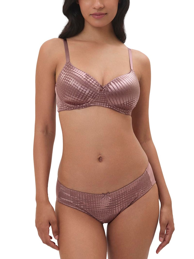 Triumph Jacquard Shine Spotlight Bra for Women | Lightly Padded Non Wired | Seamless Moulded Cups | Racerback Convertible | Soft Strechable Fabric | Invisible Under Clothes | Pack of 1 - Image 1