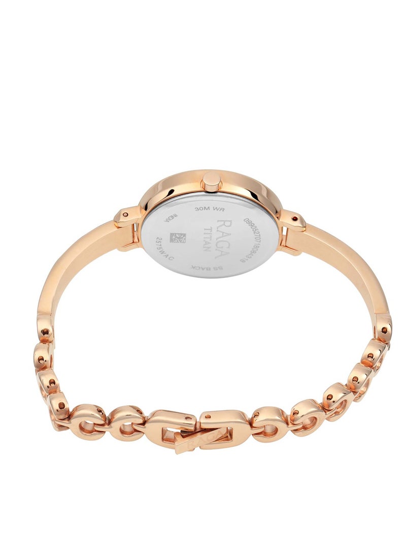 تيتان ساعة تيتان كوارتز بعقارب مينا زرقاء وسوار معدني للنساء - Image 4