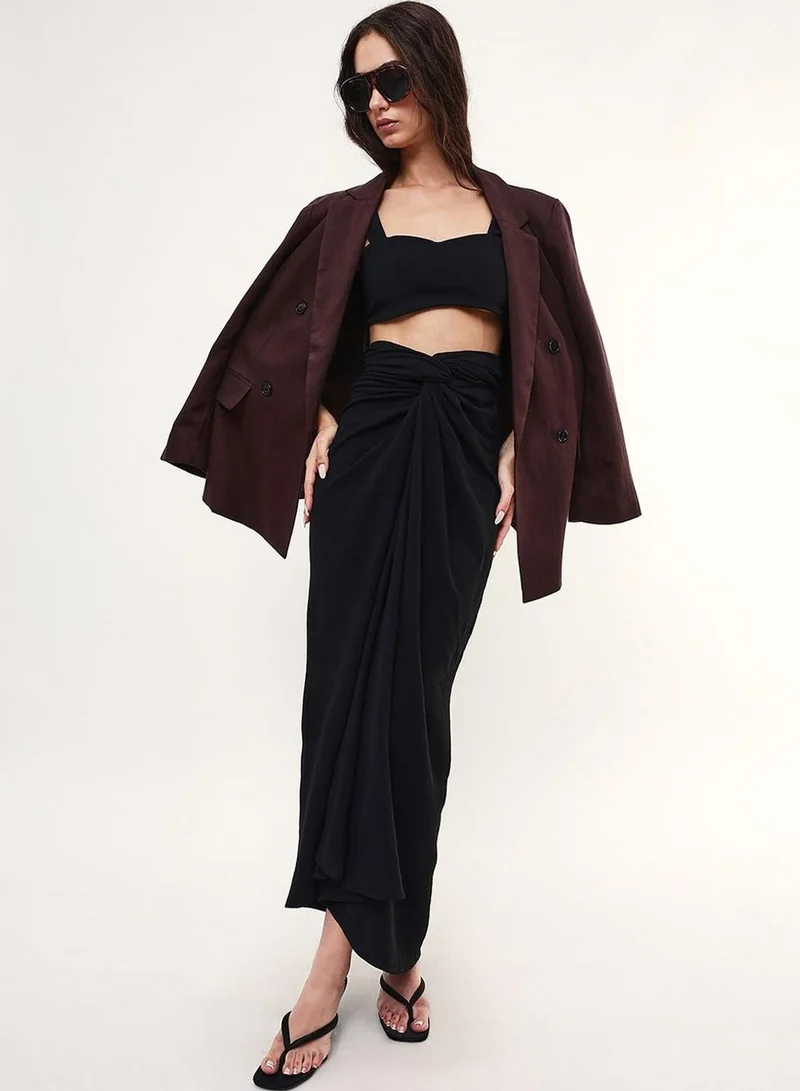 دينيس لينغو Women Black Poly Solid Midi A-Line Skinny Skirt