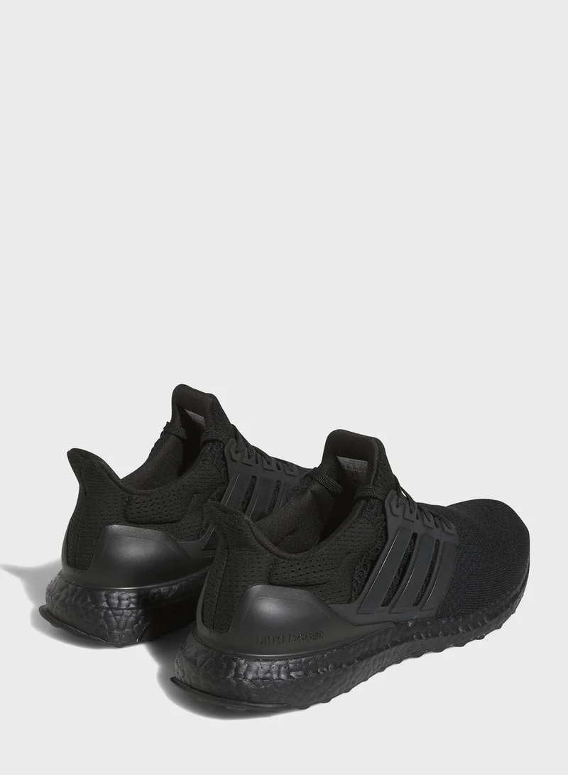 adidas حذاء رياضي