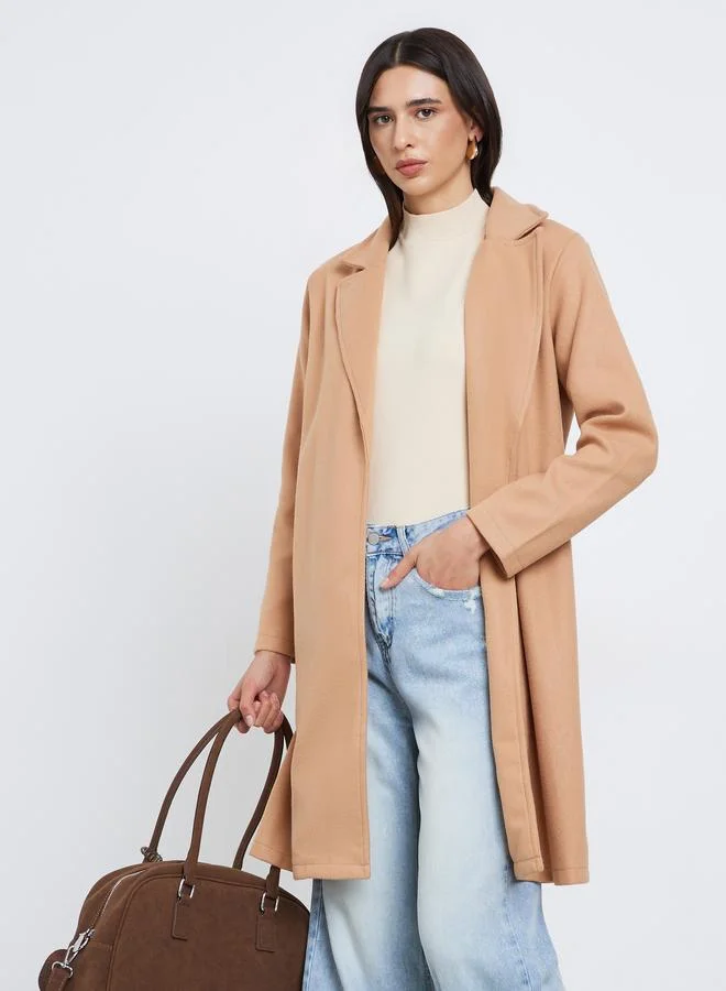 ستايلي معطف بمظهر الصوف وقصة عادية مع حزام