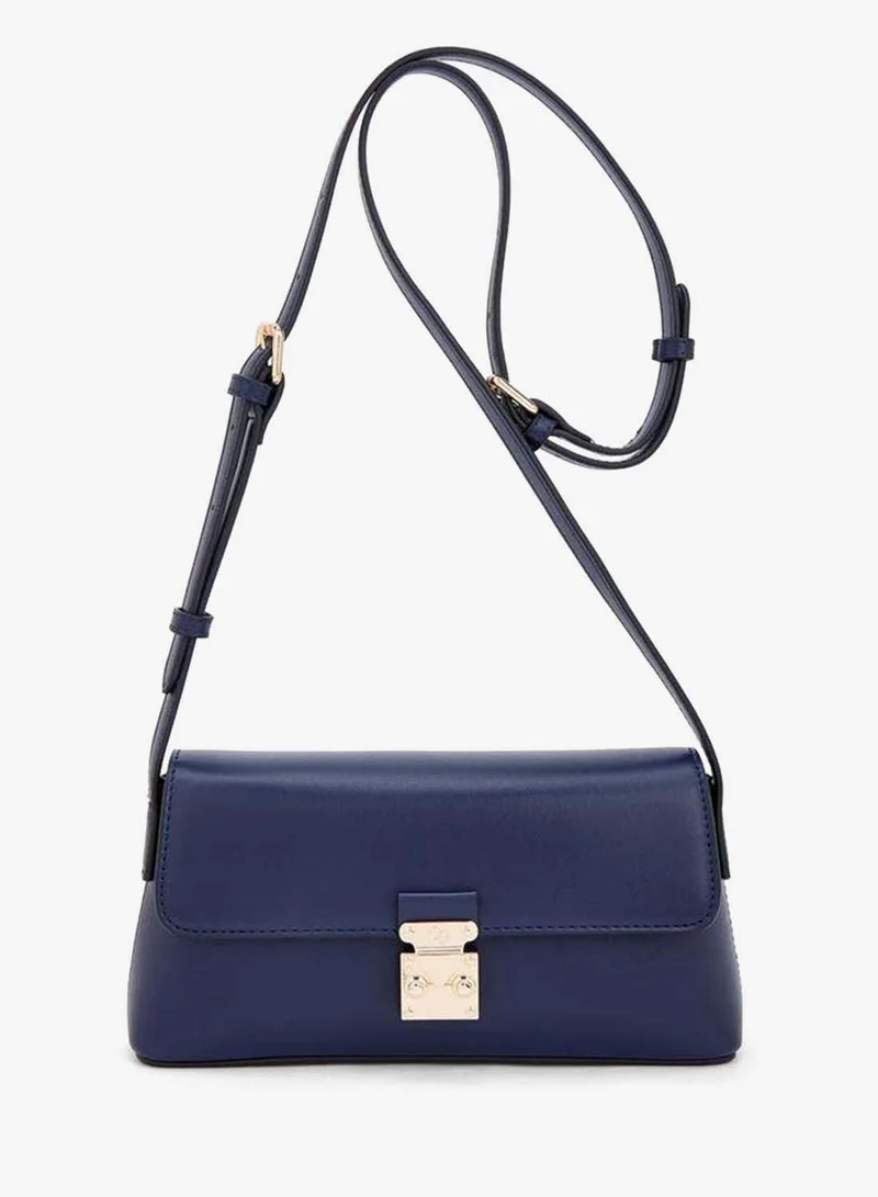 Solid Crossbody Bag With Magnetic Clasp Closure