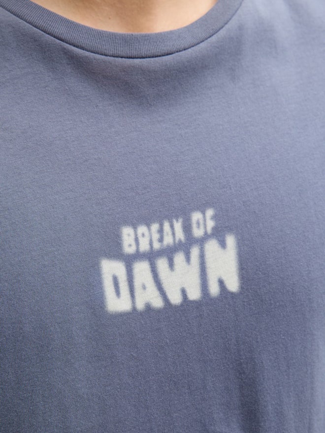 Rebel Men Grey Graphic Print Crew Neck T-Shirt - Image 4