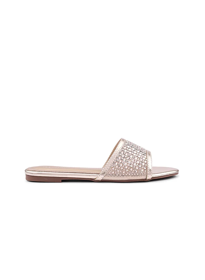 أيقون Festive flat sandal with a sparkling lace front.