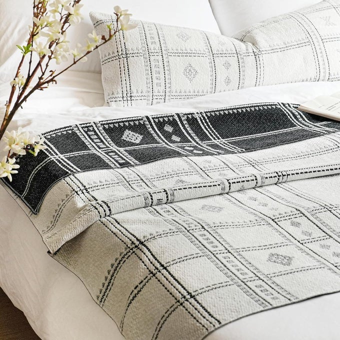 WHITE BLACK BOHO THROW BLANKET WARM SOFT COMFY CHENILLE 55X65 TEXTURED DUAL SIDED REVERSIBLE BLANKET FOR COUCH BED SKIN FRIENDLY