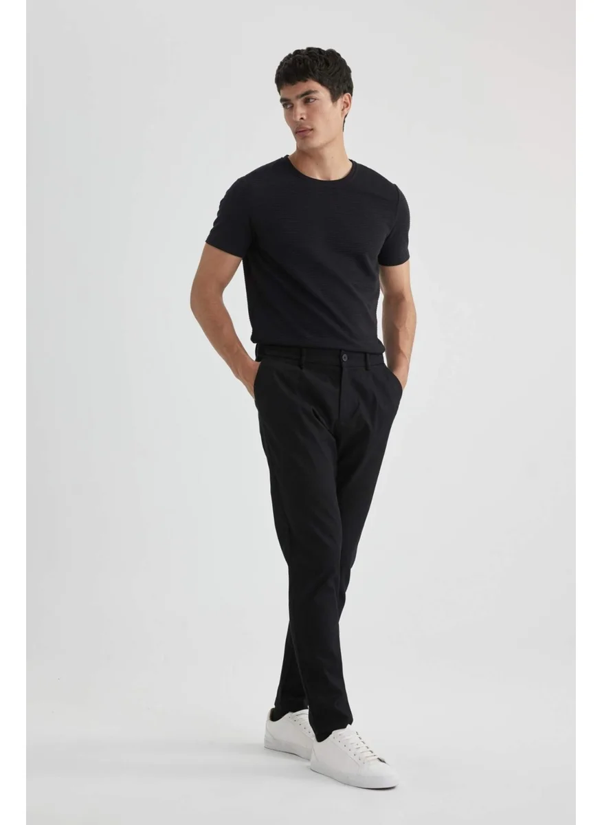 ديفاكتو Slim Fit Crew Neck Short Sleeve T-Shirt M6608AZ24SP
