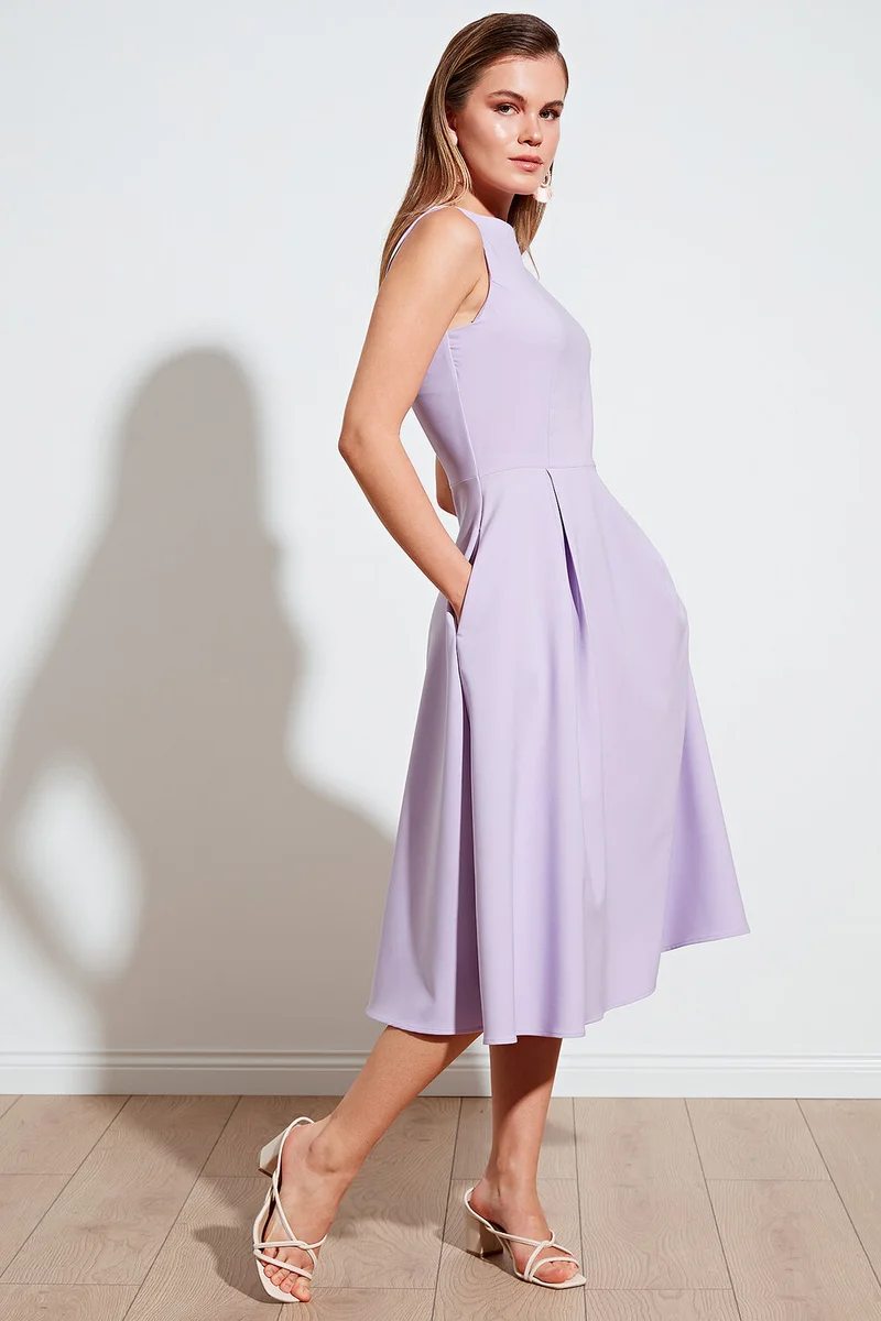 Lela Sleeveless Midi Dress