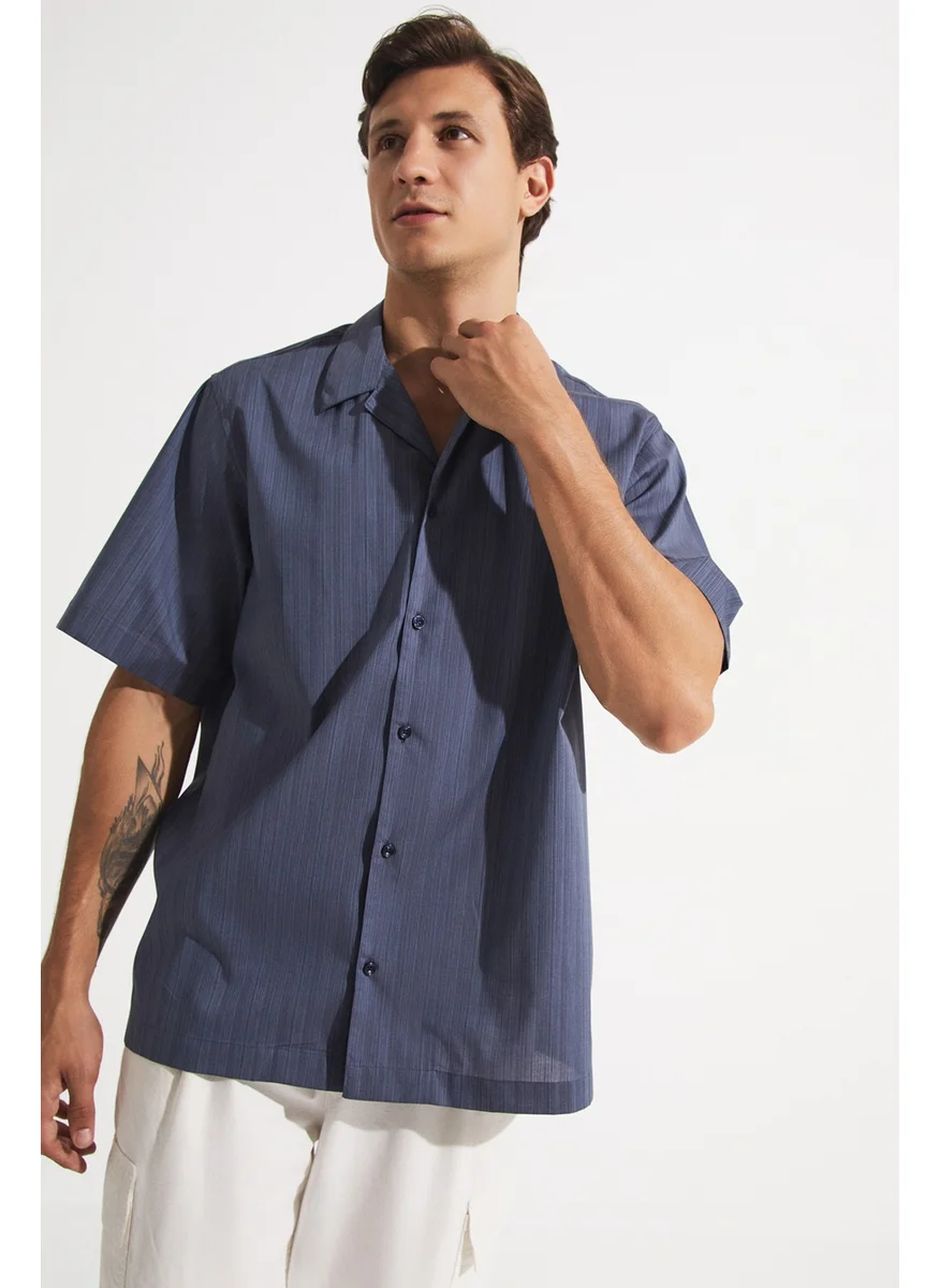 JUNE Exclusive Men's Oversize Short Sleeve Striped Shirt