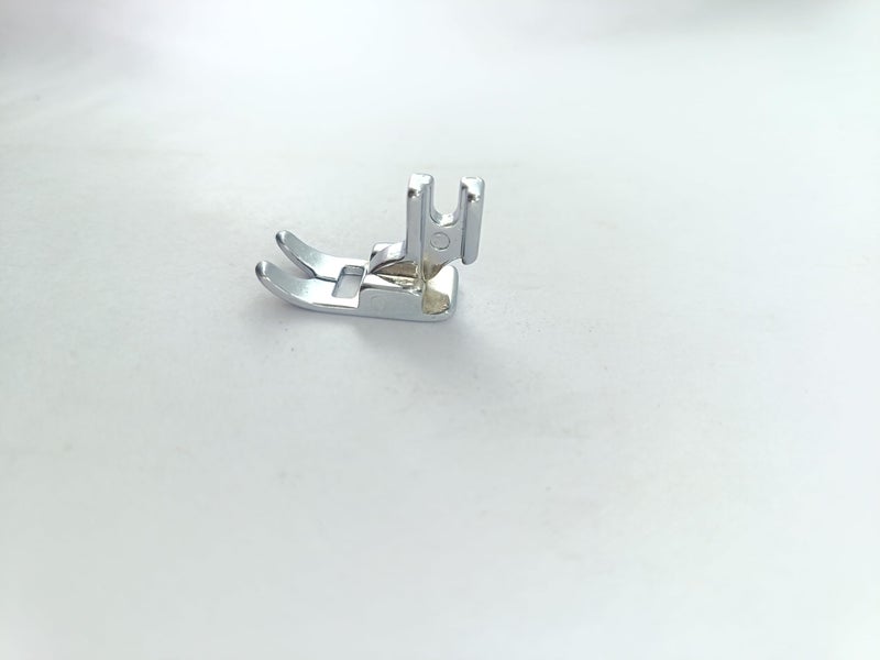 advancedestore Set of 2 Zigzag Feet Small Sewing Machine Machine Foot (Steel)-Zig Zag Machine Foot - Image 5