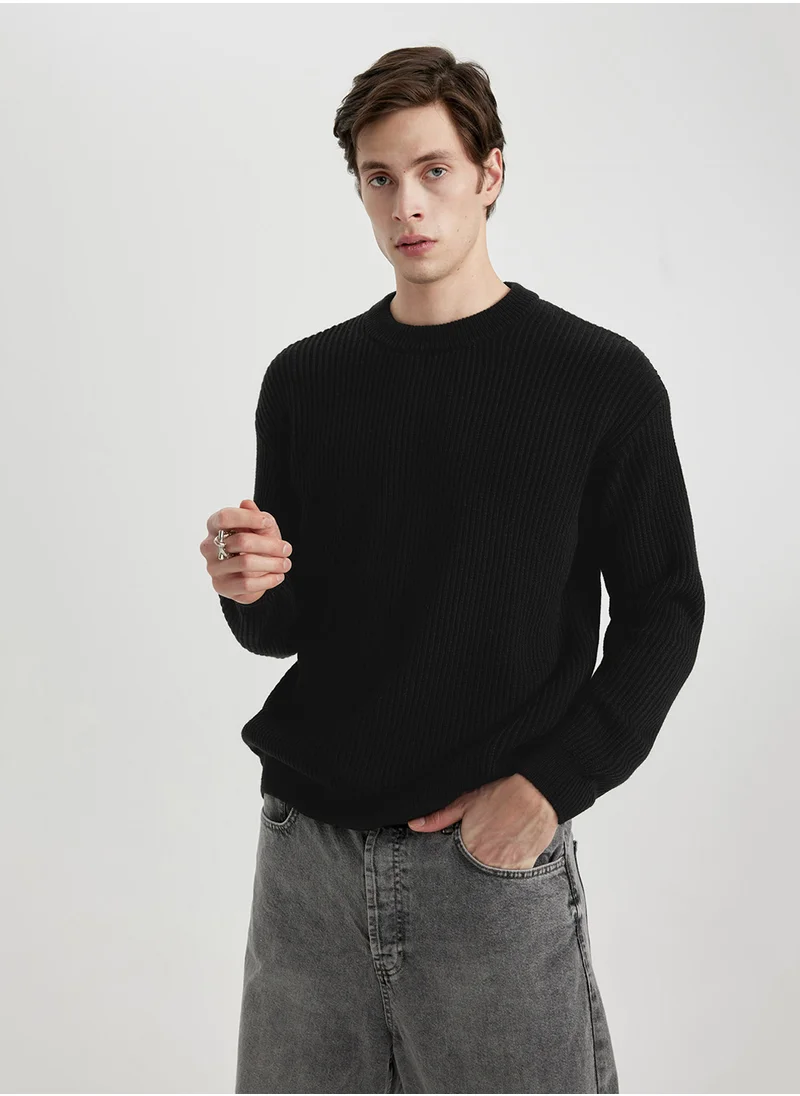 ديفاكتو Oversized Fit Crew Neck Knit Sweater