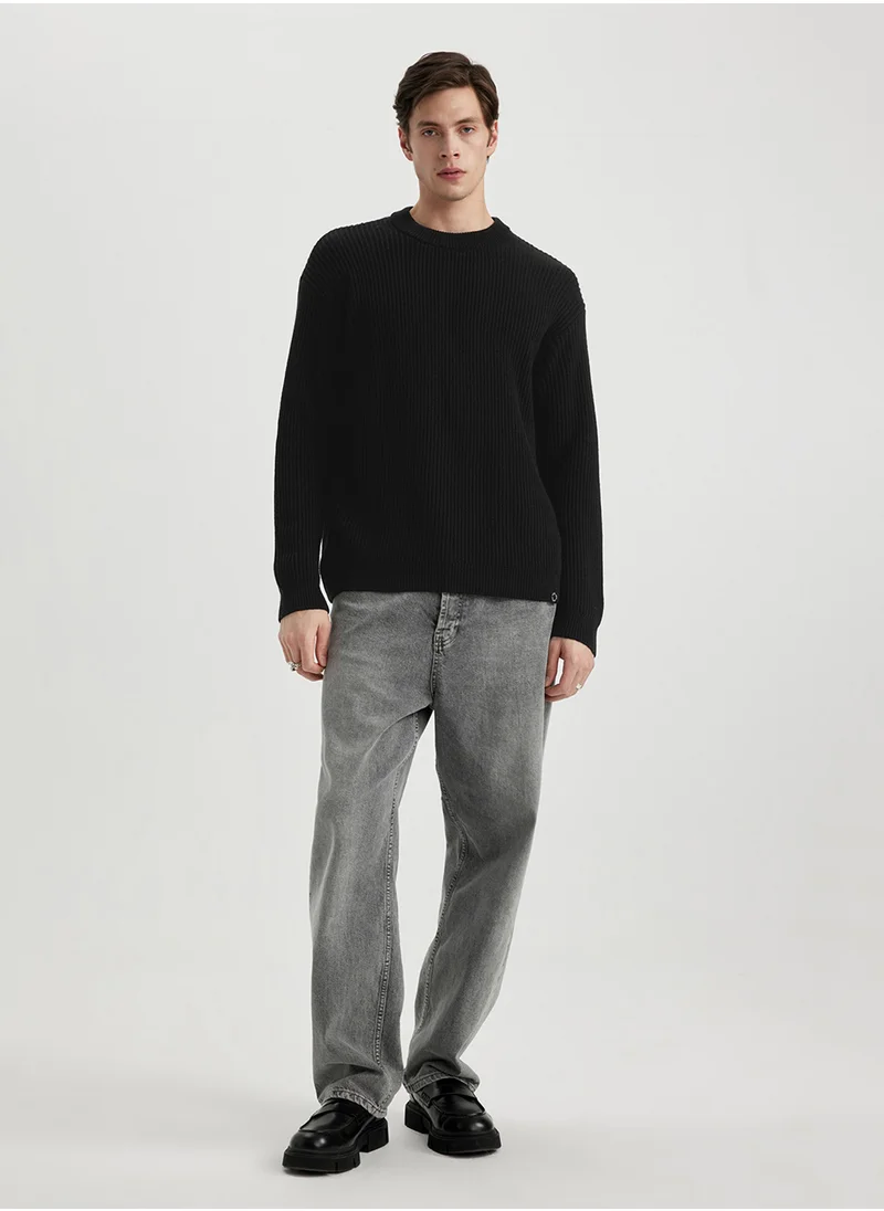 ديفاكتو Oversized Fit Crew Neck Knit Sweater