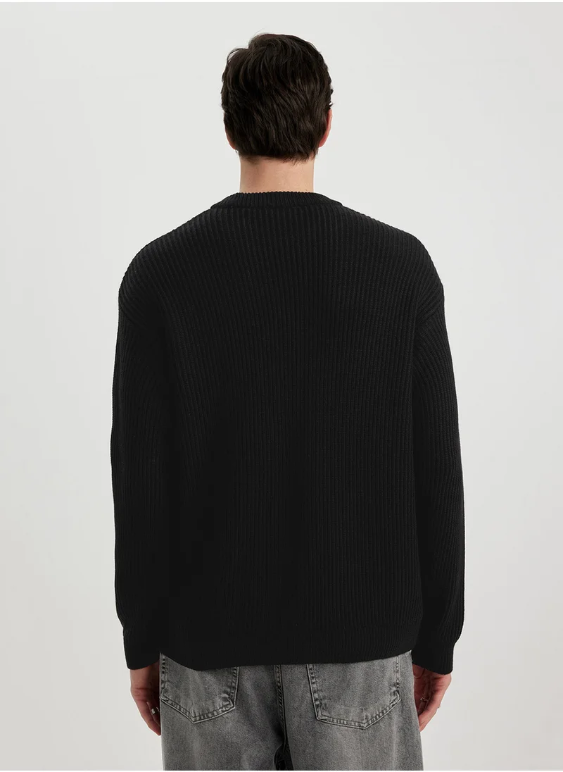 ديفاكتو Oversized Fit Crew Neck Knit Sweater