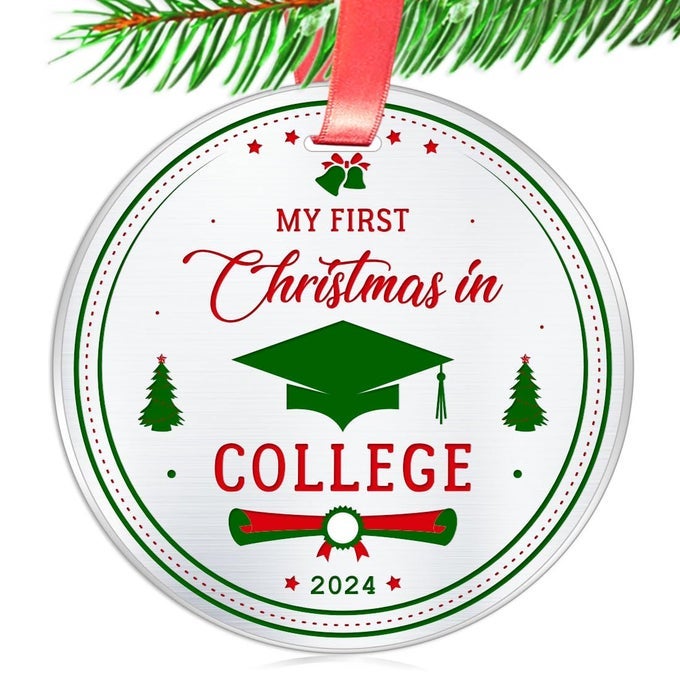 First Year of College 2024 Christmas Ornament My First Christmas in College Xmas Holidays Celebration Gift for Son Daughter Festival Collectible Keepsake