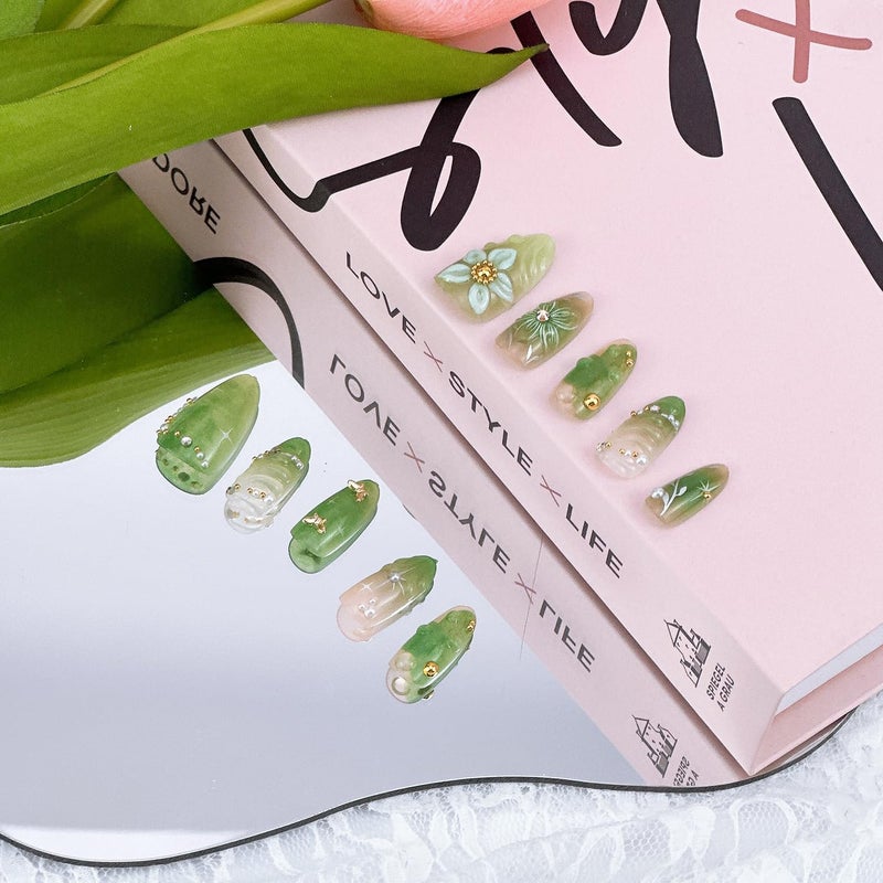 FDSQHSA 30pcs Green Press on Nails Medium Almond Fake Nails With 3D Flower Pearl Rhinestone Design Gold Beads Butterfly False Nails Star Glue on Nails 3D Summer Floral Full Cover Stick on Nails for Women - Image 4