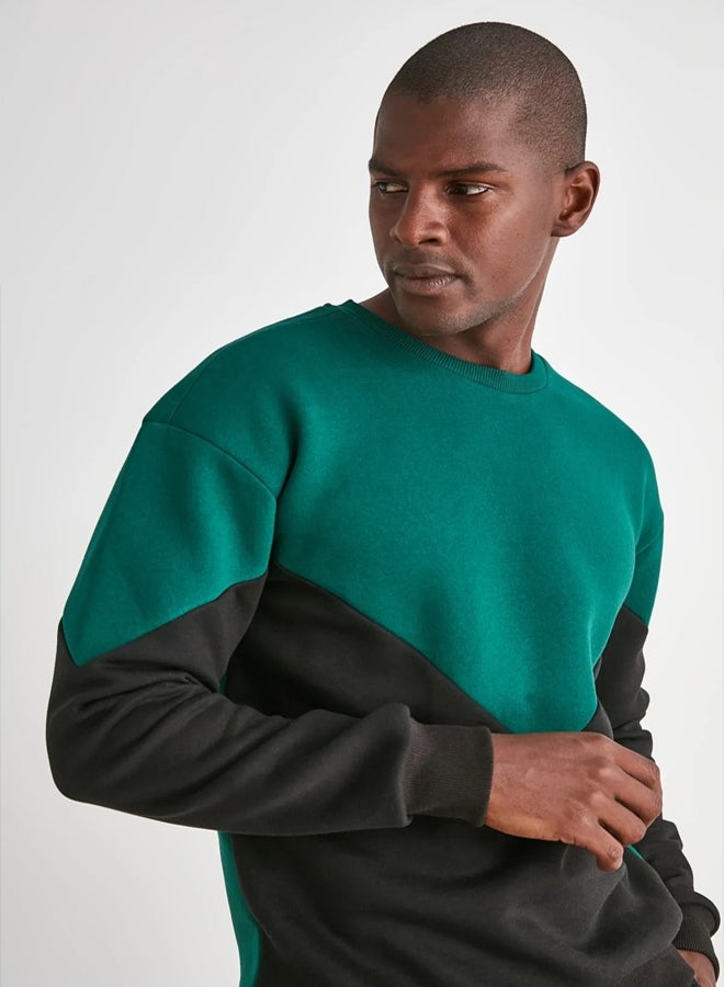 trendyol Emerald Green Regular Paneled Fleece/Warm Sweatshirt - Image 2