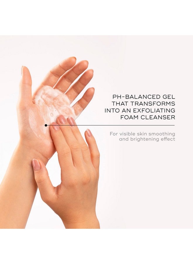 ميديك8 غسول الوجه اليومي Medik8 Surface Radiance Cleanse - AHA وBHA - غسول رغوي لطيف ومقشر للوجه - منظف للوجه مضاد للشيخوخة - 5.0 أونصة - Image 3